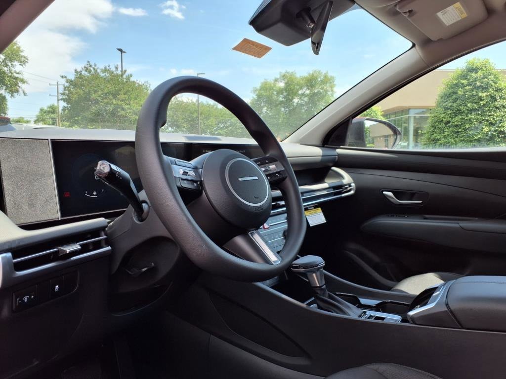 2025 Hyundai Tucson SE - Photo 6