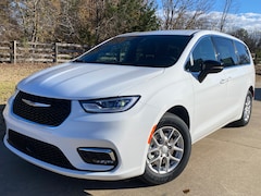 2026 Chrysler Pacifica SELECT Passenger Van