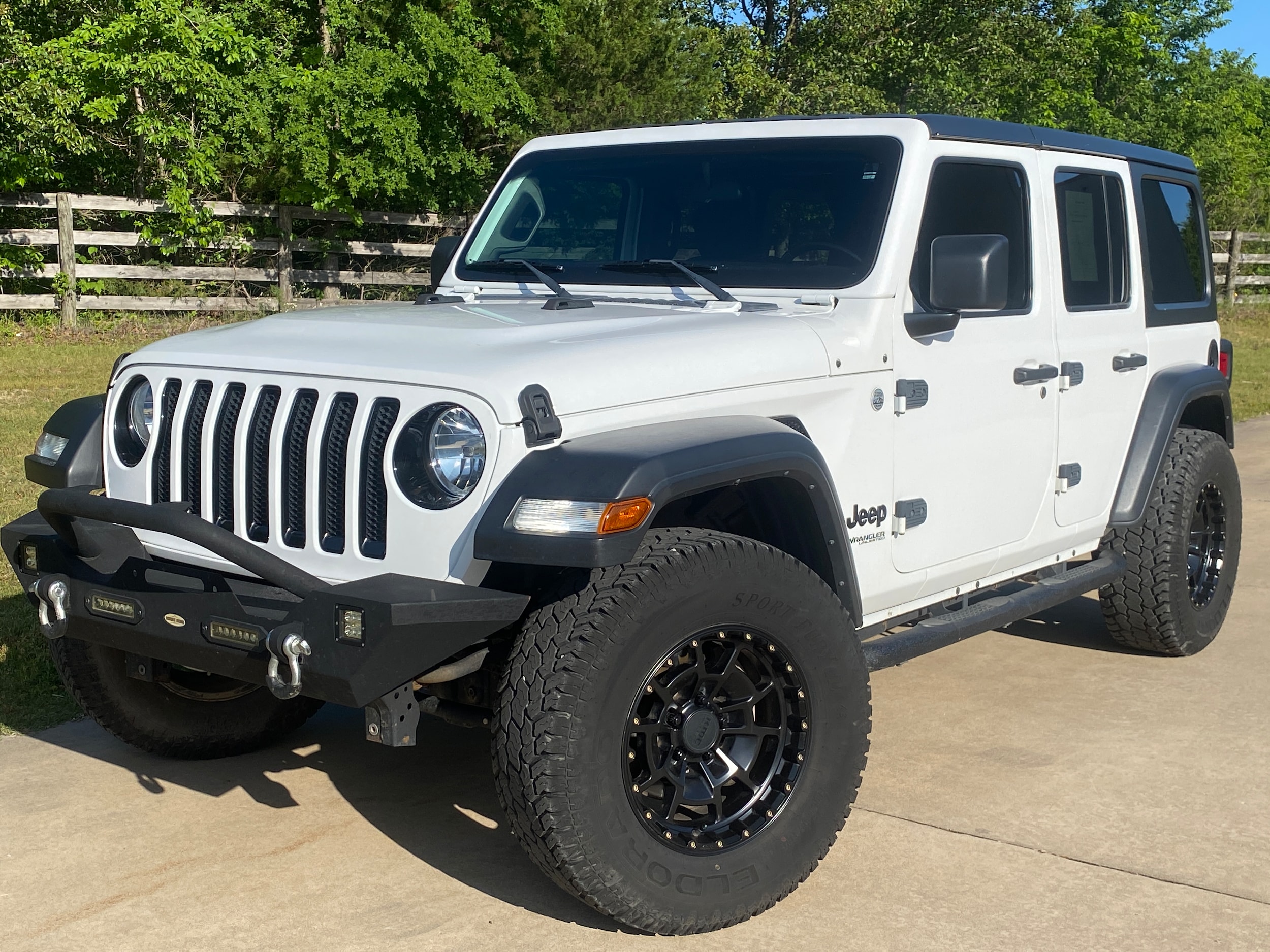 2019 Jeep Wrangler Sport's photo