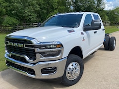 2025 Ram 3500 Chassis Cab 3500 TRADESMAN CREW CAB CHASSIS 4X4 60' CA Pickup