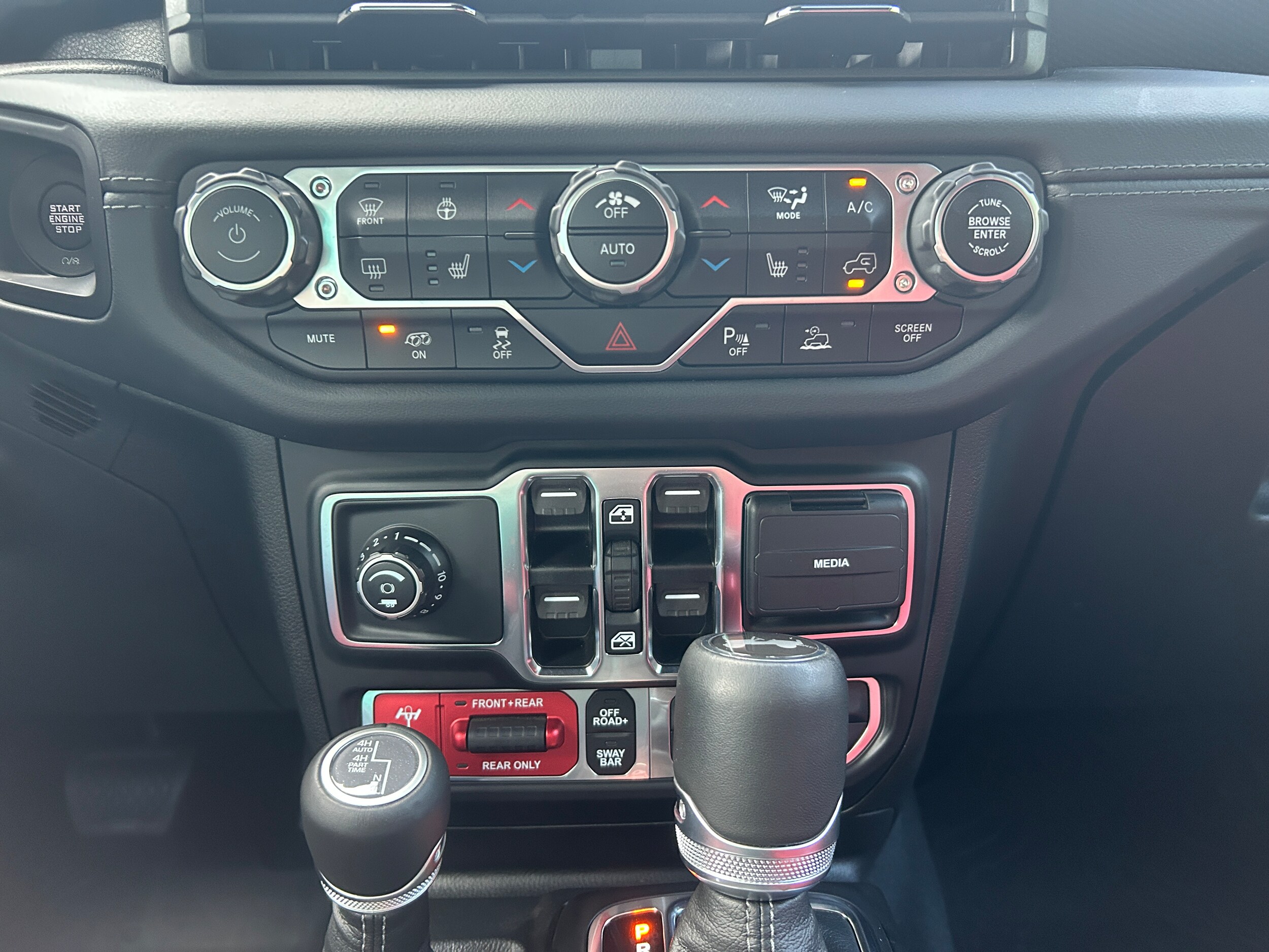 2024 Jeep Wrangler 4-Door Rubicon 392 - Photo 21