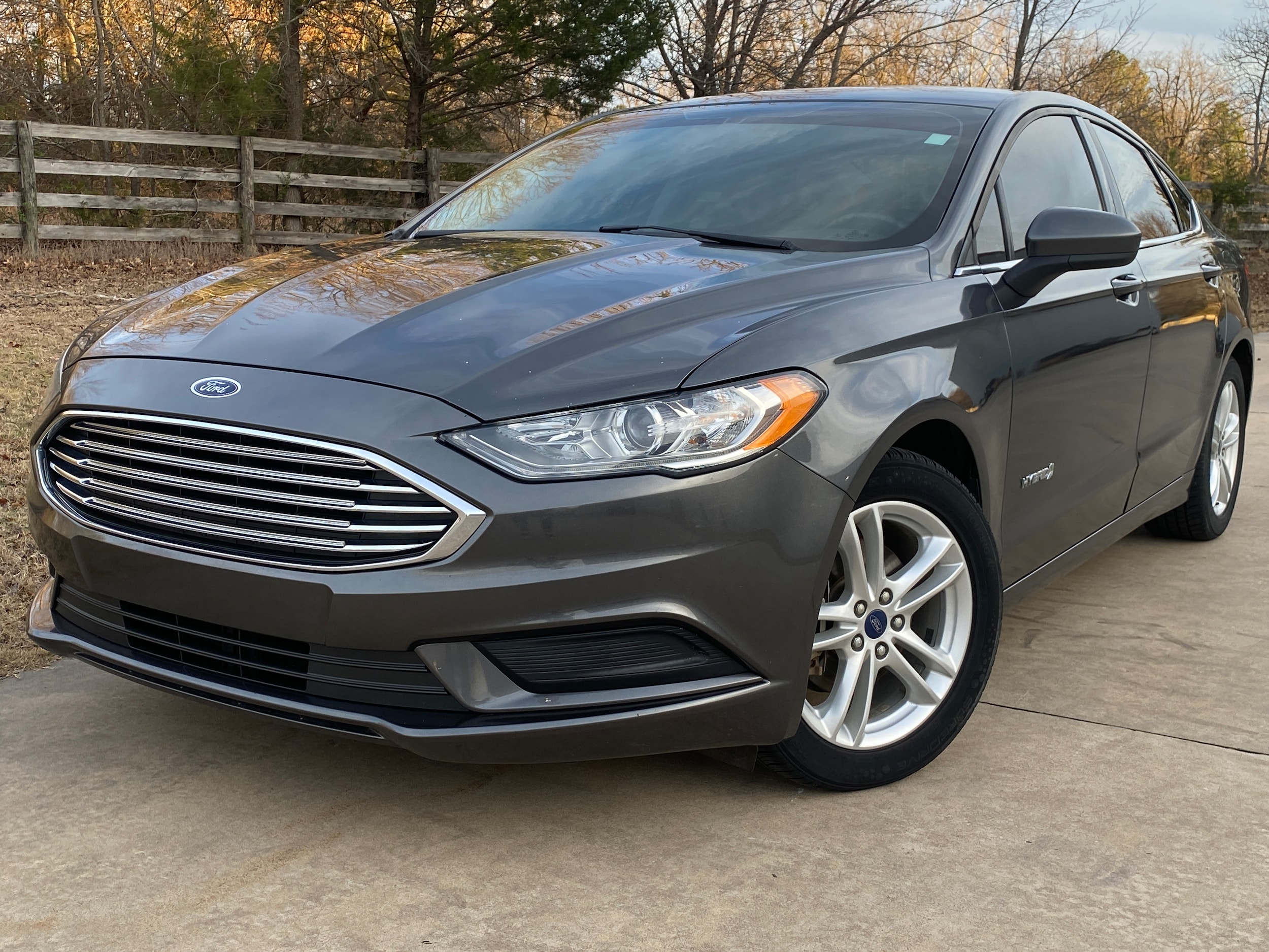 2018 Ford Fusion Hybrid SE's photo