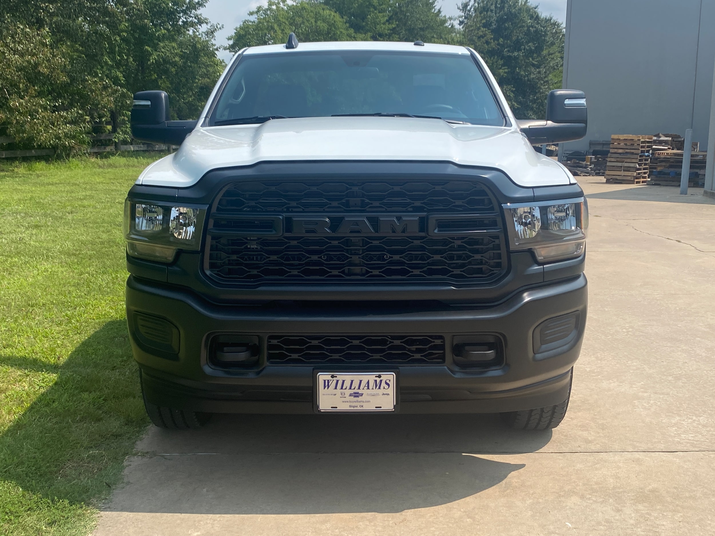 Used 2024 RAM Ram 3500 Pickup Tradesman with VIN 3C63R3AJ1RG295069 for sale in Stigler, OK