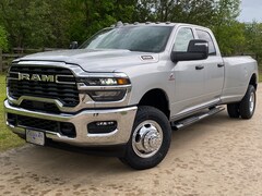 2026 Ram 3500 TRADESMAN CREW CAB 4X4 8' BOX Pickup
