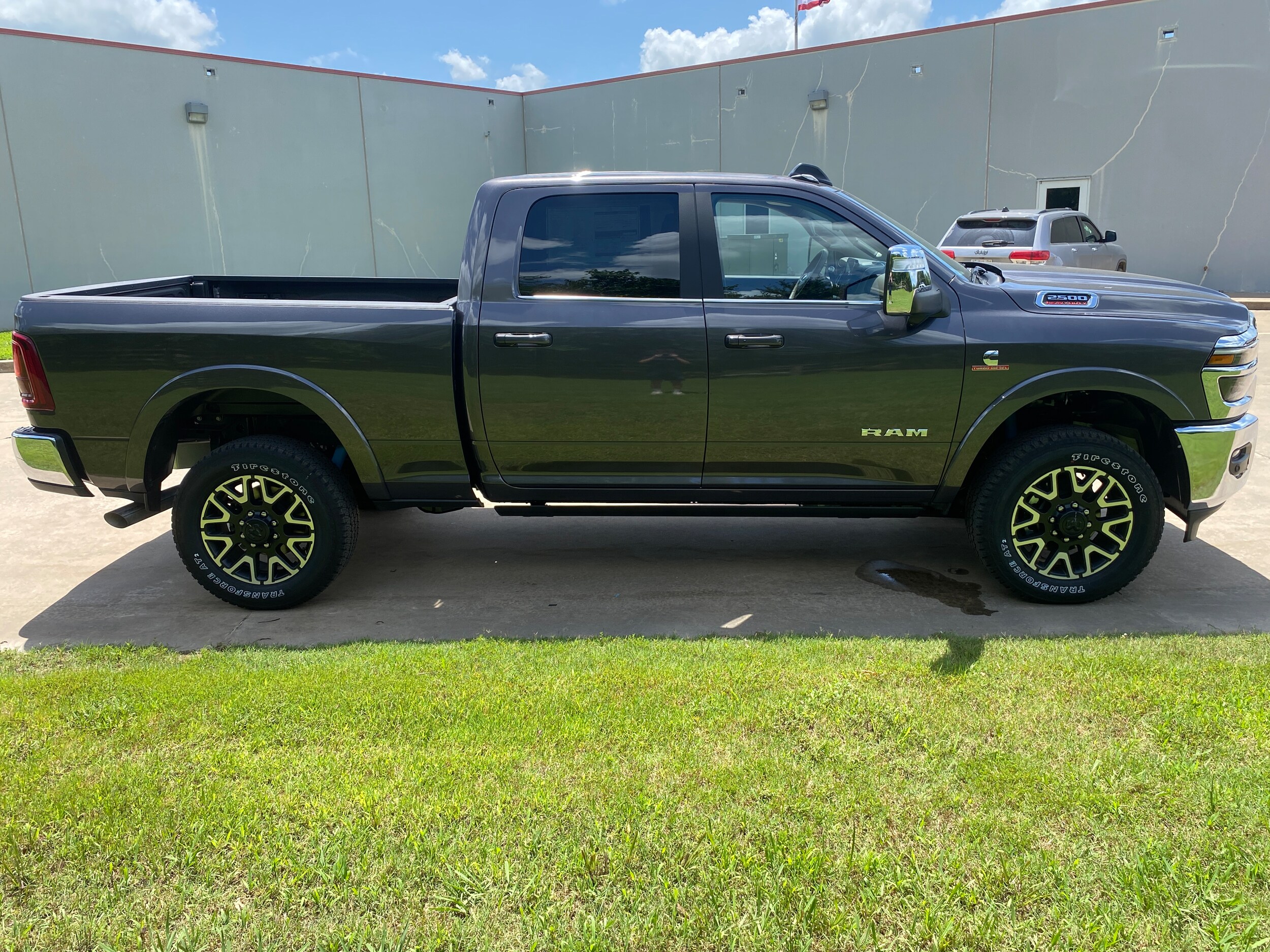 2025 RAM 2500 Limited - Photo 8