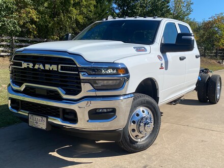 2025 Ram 3500 Chassis Cab Tradesman/Big Horn Truck Crew Cab