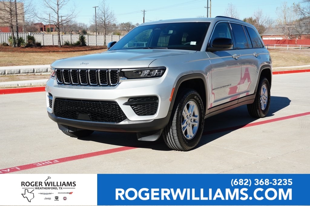 2024 Jeep Grand Cherokee Laredo's photo