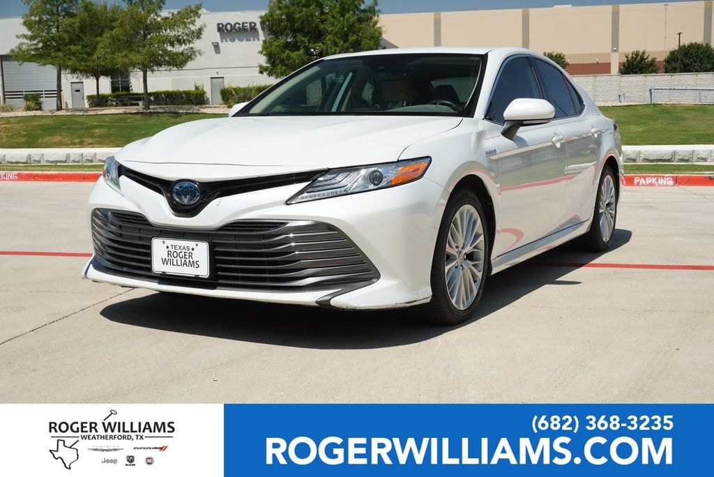 Used 2020 Toyota Camry Hybrid XLE Sedan