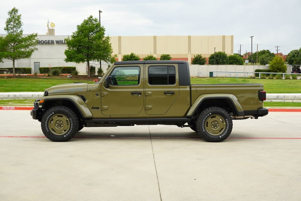 New 2026 Jeep Gladiator Sport Pickup