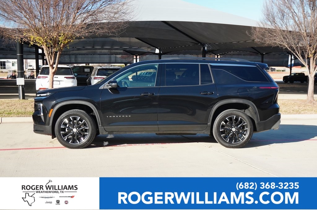 2025 Chevrolet Traverse LT's photo