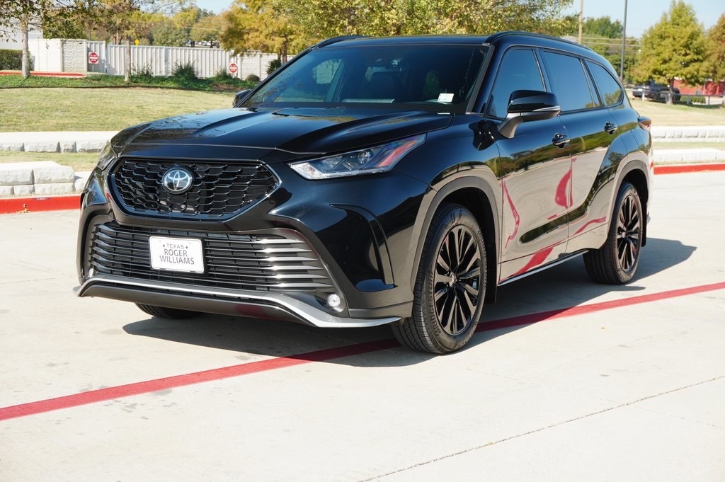 2024 Toyota Highlander XSE's photo