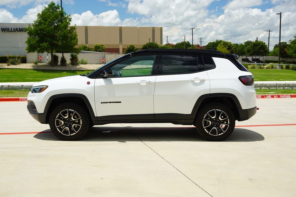 Used 2025 Jeep Compass Trailhawk SUV
