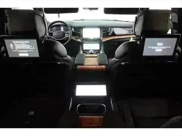 2022 Jeep Grand Wagoneer Series III - Photo 22