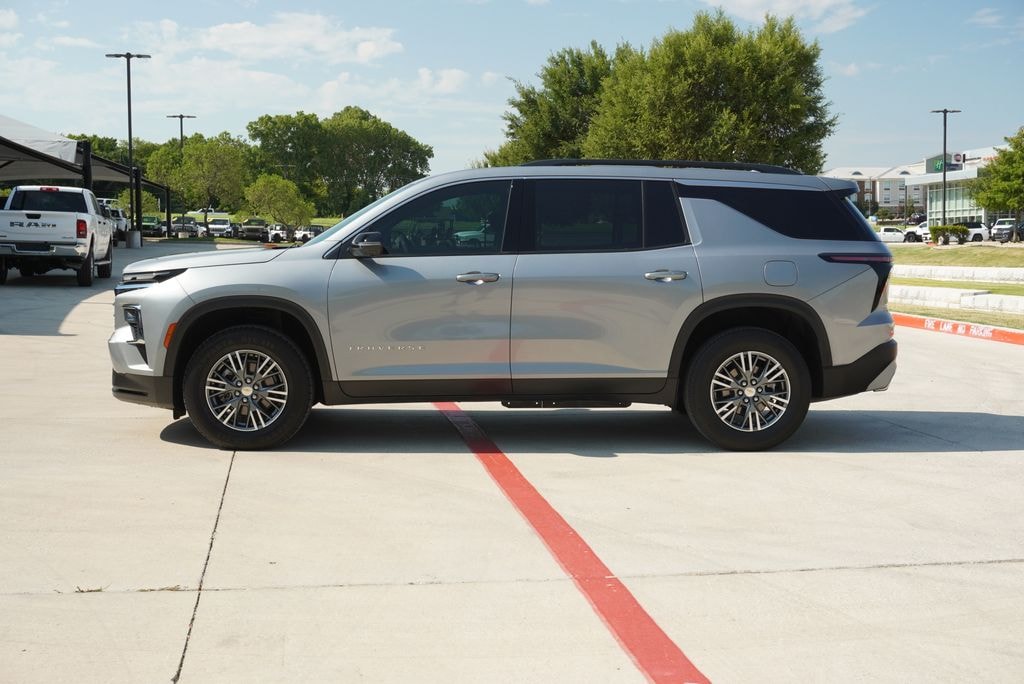 Used 2024 Chevrolet Traverse LT SUV