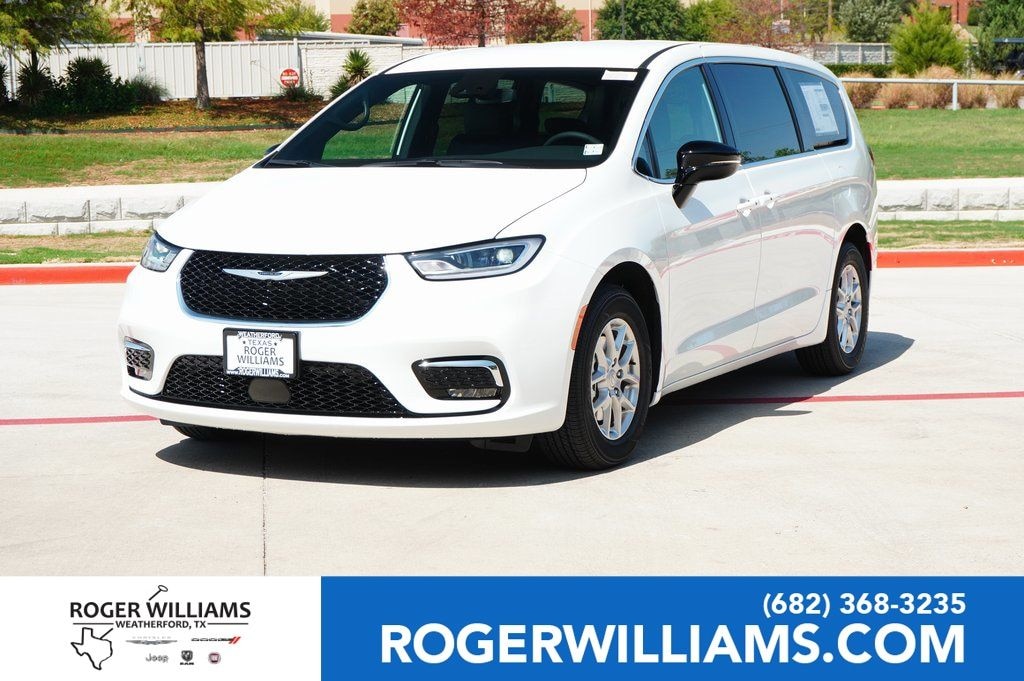 New 2026 Chrysler Pacifica Select Passenger Van