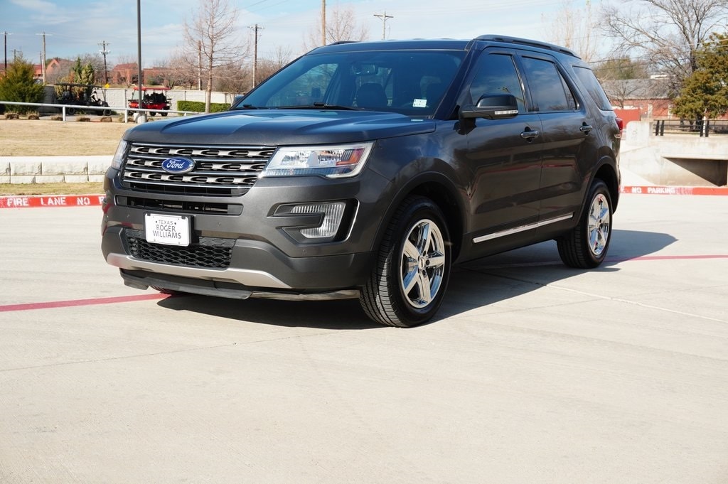 2017 Ford Explorer XLT's photo