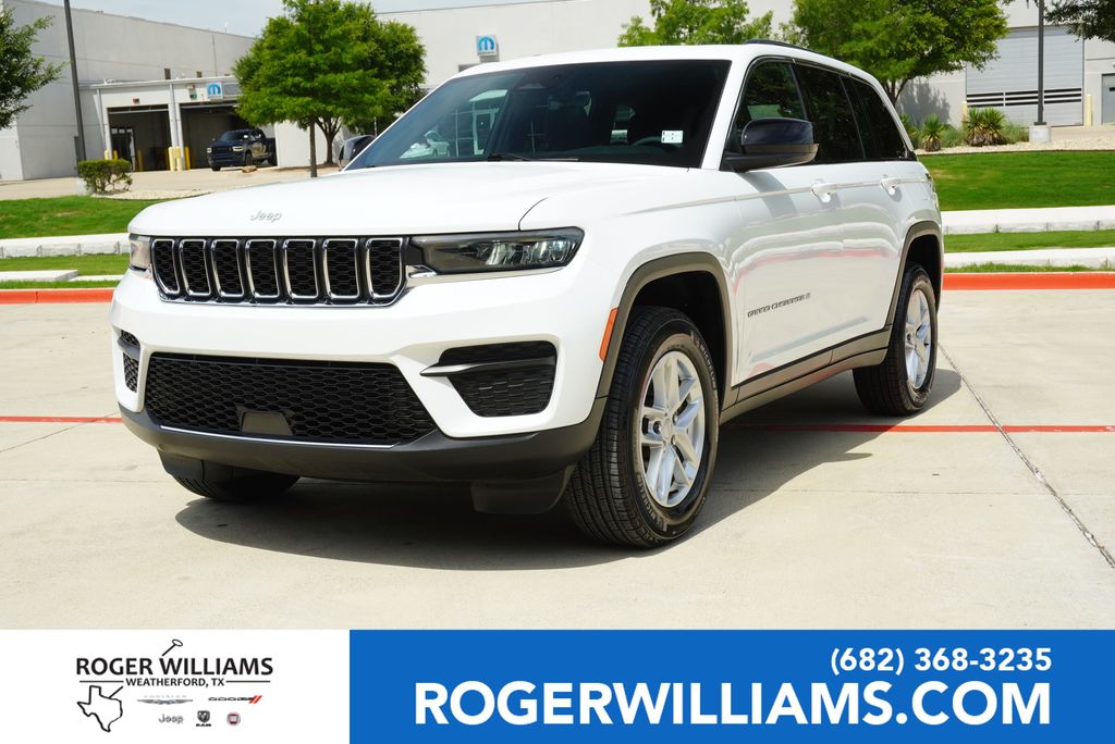 2025 Jeep Grand Cherokee Laredo X 4x4's photo