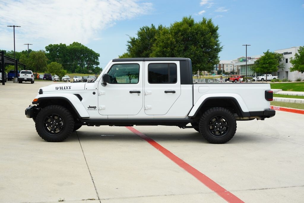 Used 2025 Jeep Gladiator Willys Truck