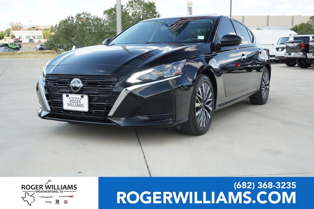 Used 2024 Nissan Altima 2.5 SV Sedan