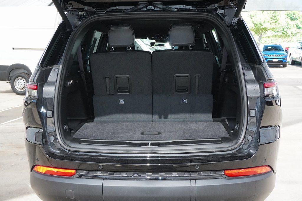 2025 Jeep Grand Cherokee L Altitude - Photo 13