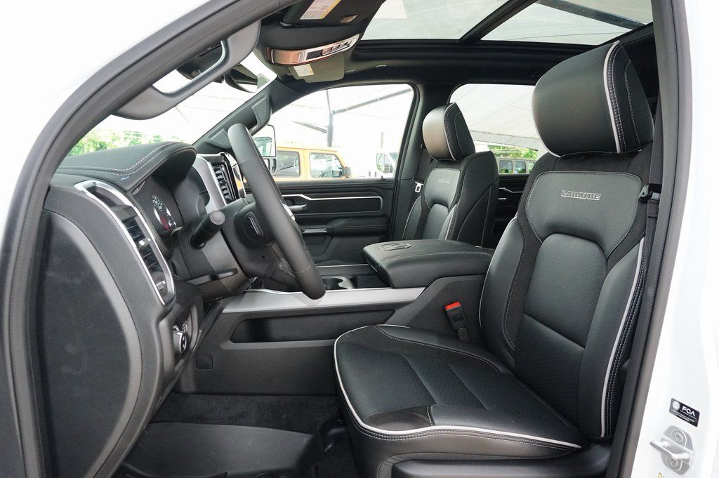 2025 RAM 1500 Laramie - Photo 11