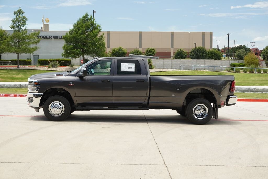 New 2026 Ram 3500 TRADESMAN CREW CAB 4X4 8' BOX Pickup