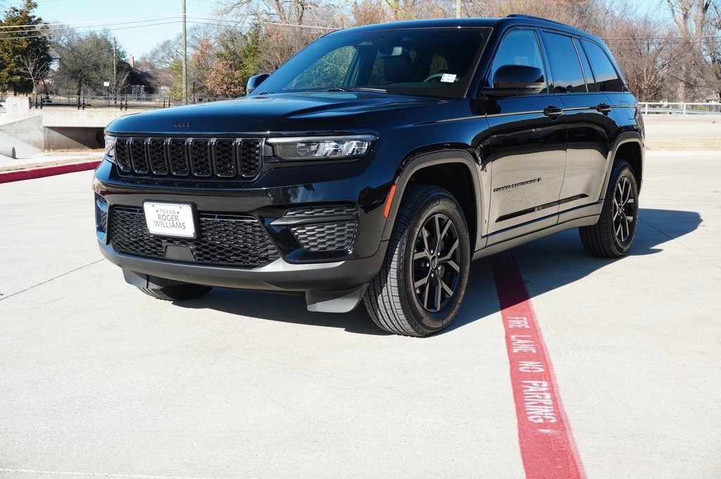 2024 Jeep Grand Cherokee Altitude's photo
