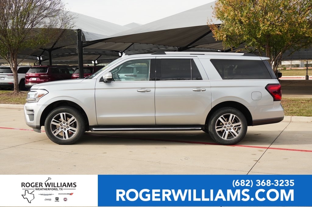 2022 Ford Expedition Limited's photo