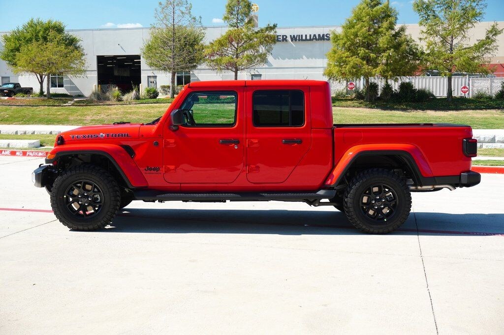 New 2025 Jeep Gladiator Texas Trail Pickup