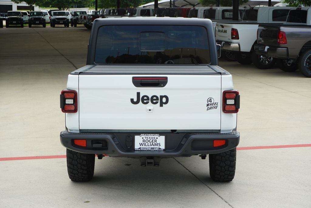 Used 2025 Jeep Gladiator Willys Truck
