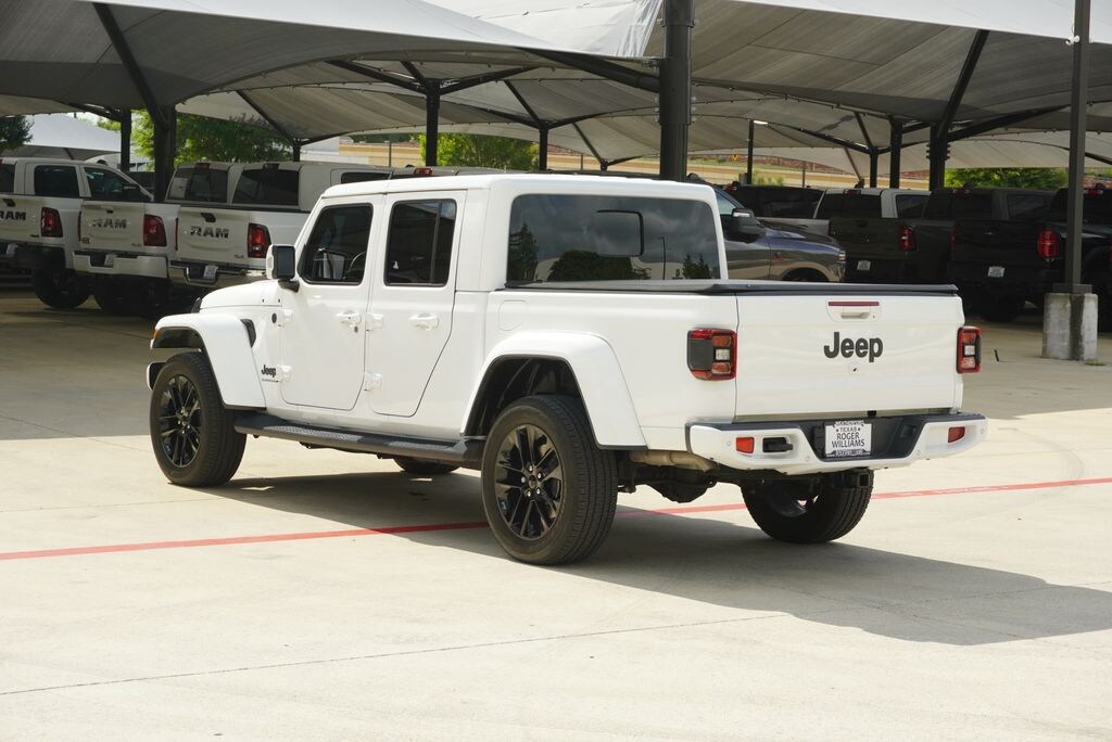 Used 2023 Jeep Gladiator Overland Truck