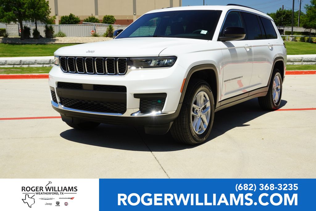 2024 Jeep Grand Cherokee L Laredo 4x4's photo