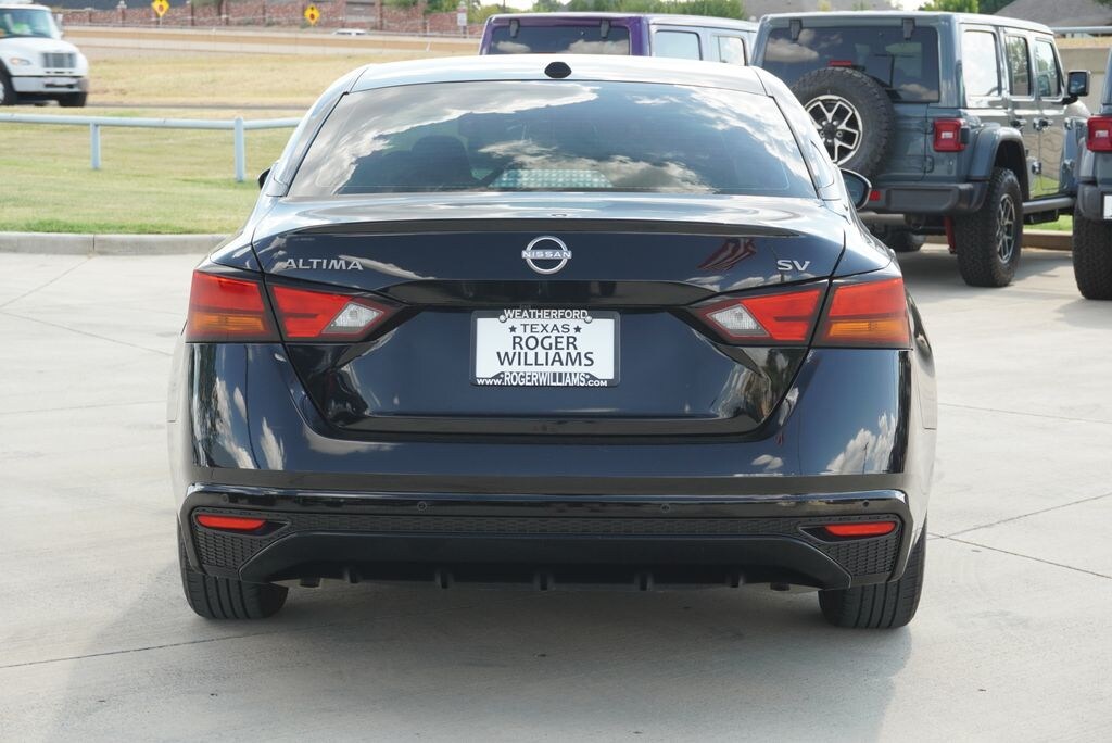 Used 2024 Nissan Altima 2.5 SV Sedan
