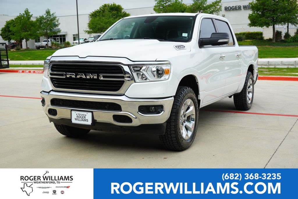 2020 RAM 1500 Big Horn/Lone Star 4x4 Crew Cab 5'7's photo