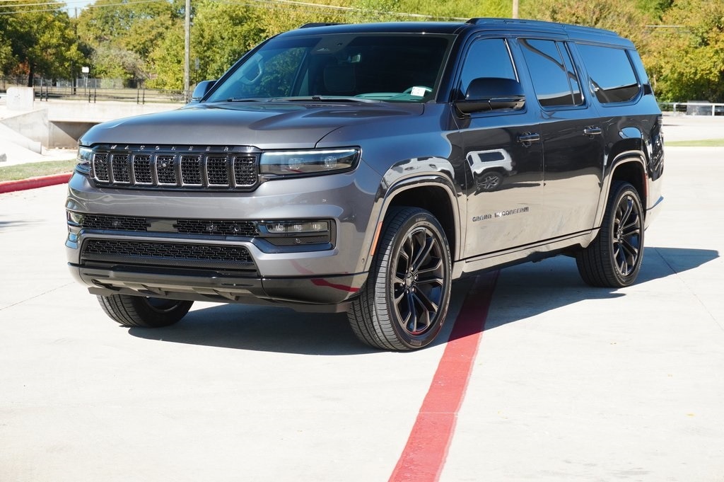 2023 Jeep Grand Wagoneer L Series III's photo