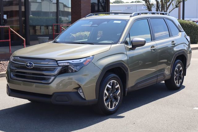 2025 Subaru Forester Premium photo 2