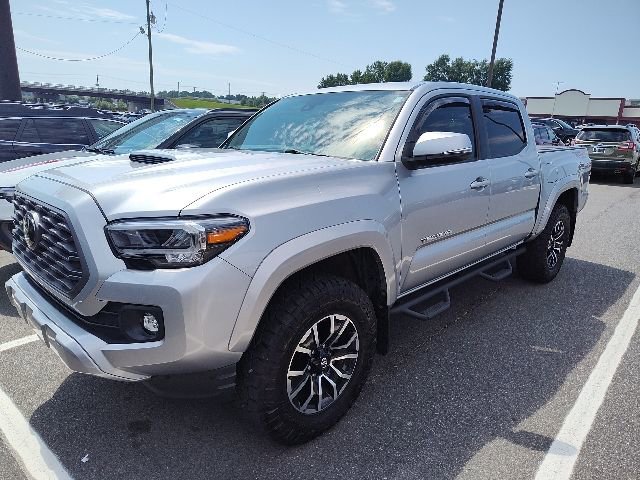 2022 Toyota Tacoma TRD Sport photo 2