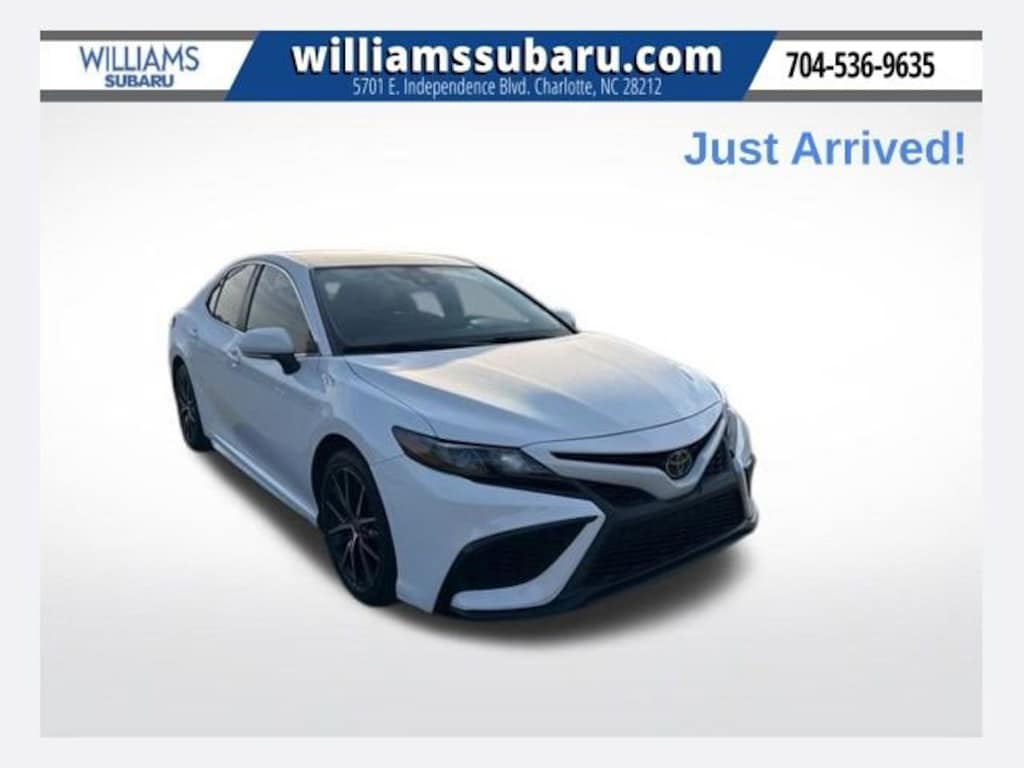 Used 2022 Toyota Camry SE SE Auto