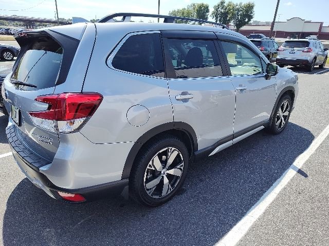 2021 Subaru Forester Touring photo 4