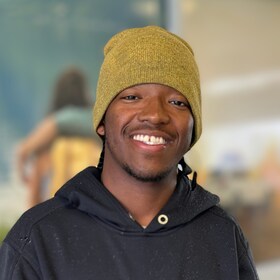 Staff member Donte Brown from ID_19c722a24e8a