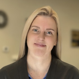 Staff member Marie P. from ID_5063d6161169