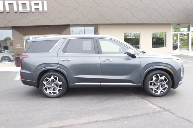 Used 2022 Hyundai Palisade Calligraphy with VIN KM8R7DHE7NU453960 for sale in Lansing, MI