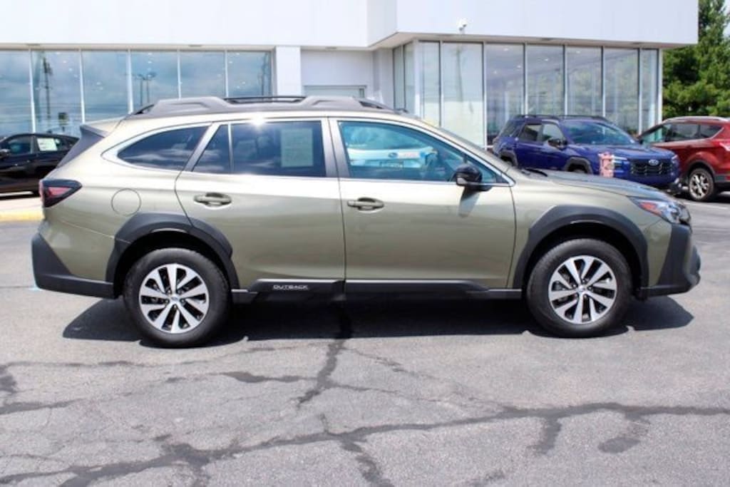 Used 2025 Subaru Outback Premium SUV