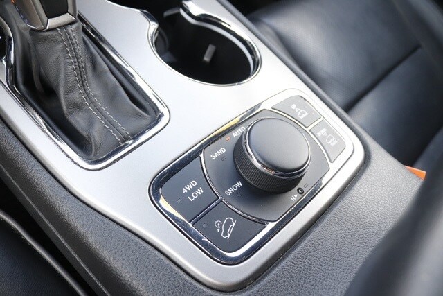 2020 Jeep Grand Cherokee Overland photo 28