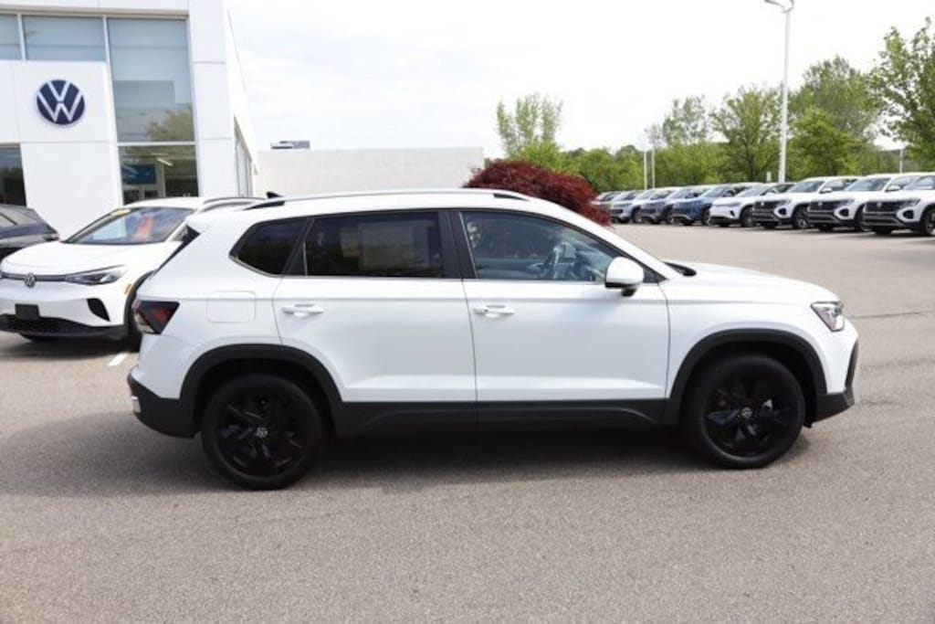 Used 2025 Volkswagen Taos 1.5T SE SUV