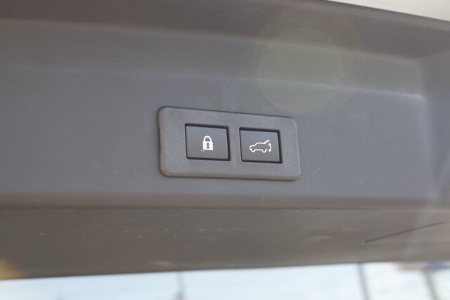 2025 Subaru Ascent Touring photo 5