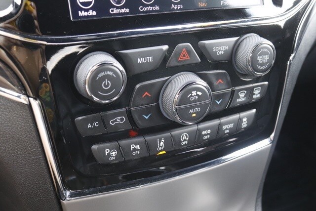2020 Jeep Grand Cherokee Overland photo 27
