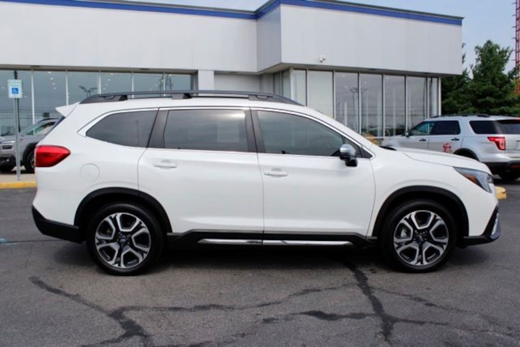 Used 2023 Subaru Ascent Limited SUV