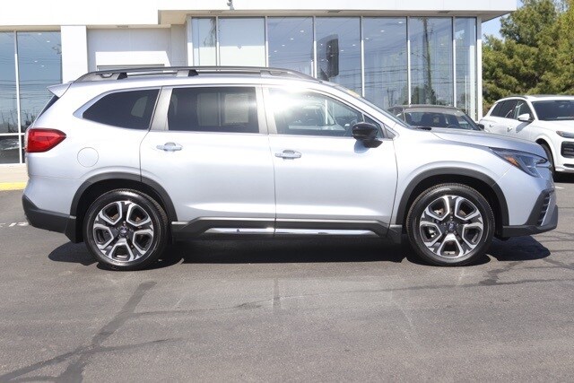 2025 Subaru Ascent Touring photo 2