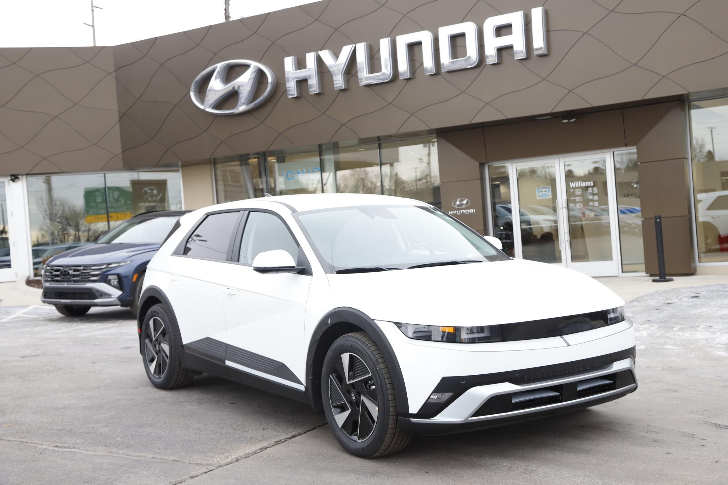 2026 Hyundai IONIQ 5 SEL's photo